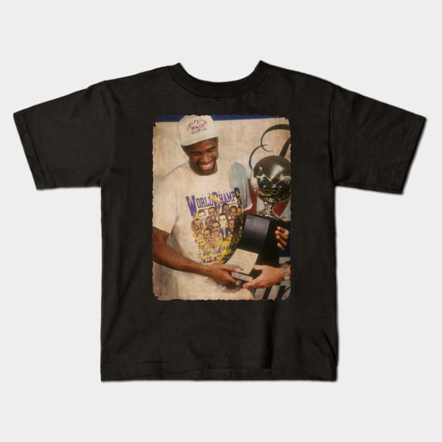 Magic Johnson Vintage Kids T-Shirt by Milu Milu